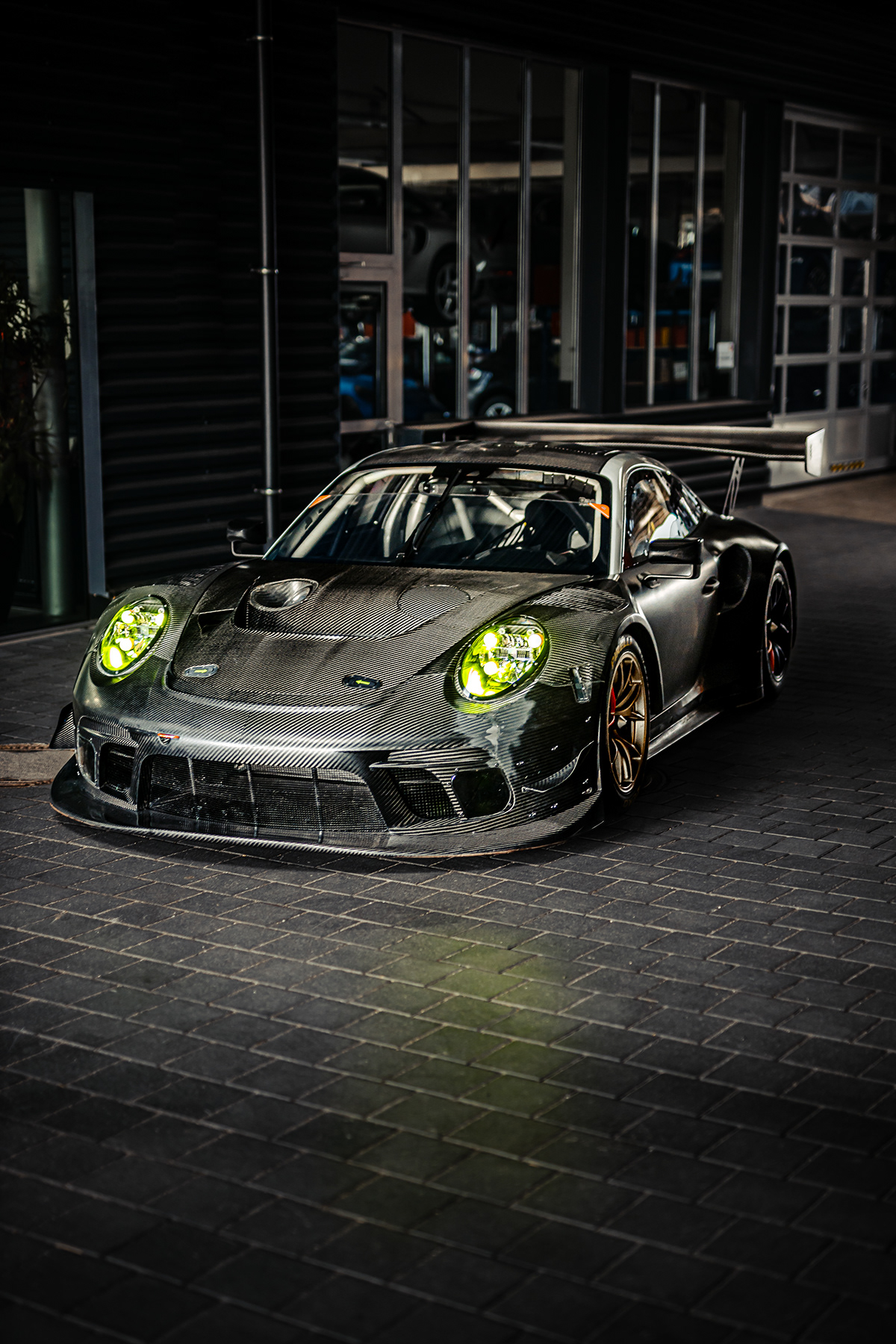 A silver Porsche 911